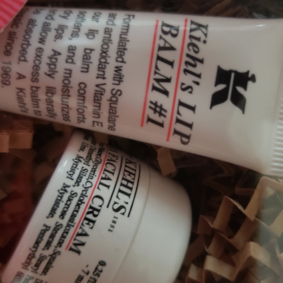 Kiehl's gift set - Picture 3 of 4